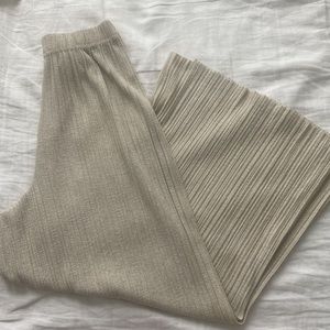 Mango Pleated/Plisse Wide-leg Pants in Off White (Like new)
